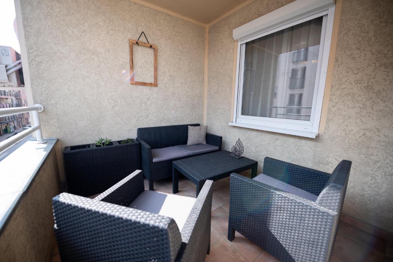 Ema Central Apartment Novi Sad Bagian luar foto